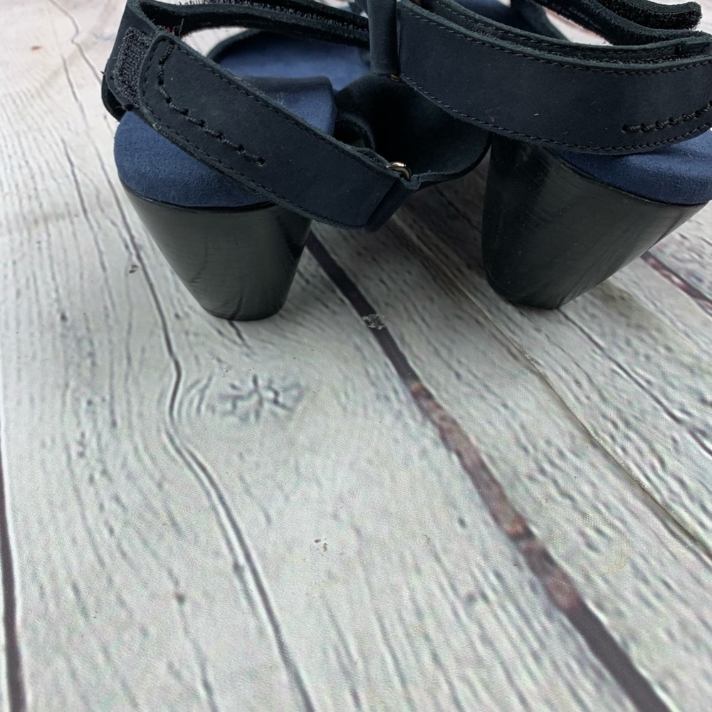 Munro American Navy Sandals - Picture 4 of 6